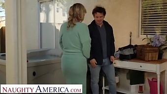 Naughty America - Big Breasted Blonde Rachael Cavalli Copulates The Repairman After Lemonade.
