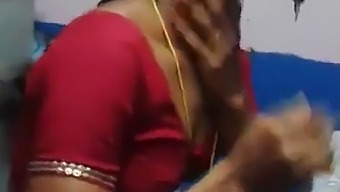 Tamil Aunty Saree Changed.